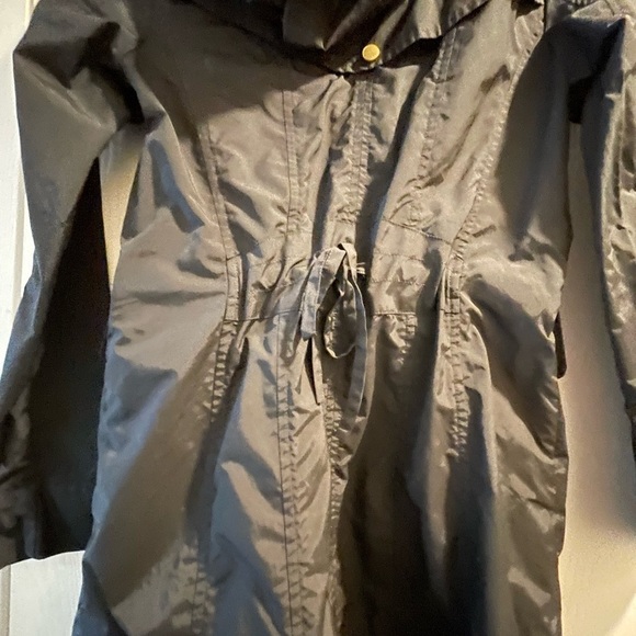 Cole Haan Signature Black Packable Rain Jacket with Hood and Pouch - Picture 6 of 14
